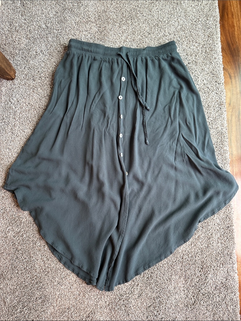 Hem & Thread High-Low Button-Front Skirt in Charcoal Gray Blue